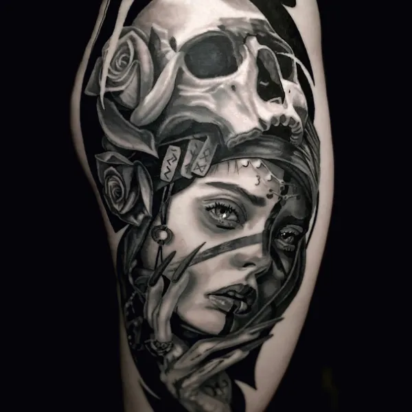 Chicano-Frauenportrait mit Kopfschmuck auf dem Oberarm